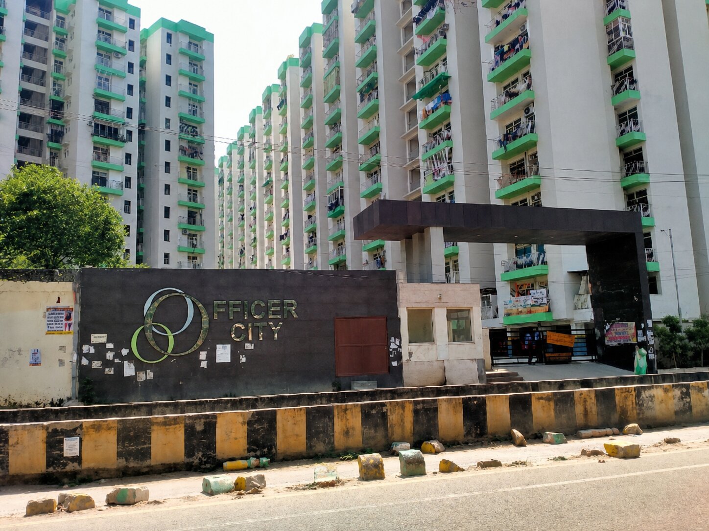 2BHK available for sale in Officer City 1